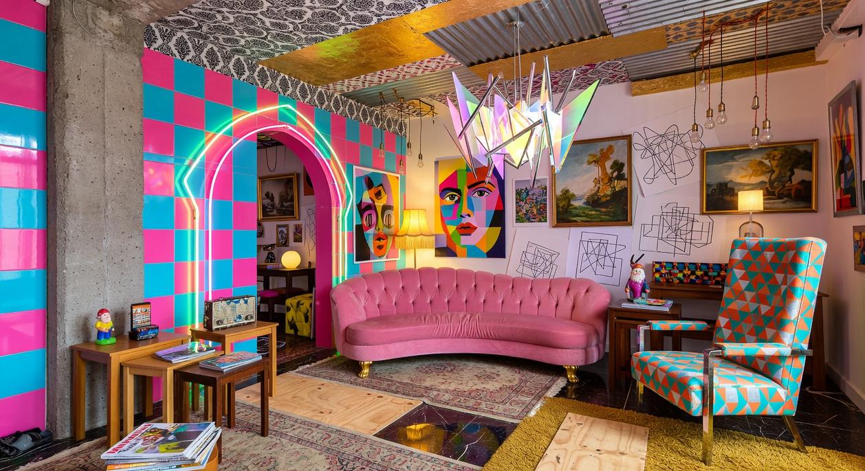 Postmodern Maximalism